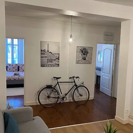 Отель Le Comte Est Bon, Quartier Antiquaires